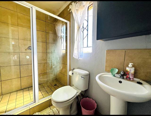 3 BEDROOM HOUSE FOR SALE IN SKY CITY
